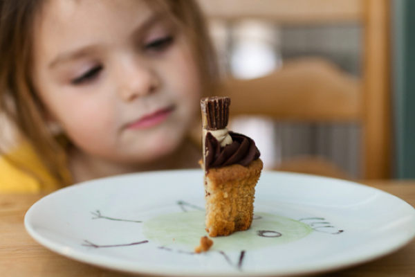 Study claims working-mums are more likely to have obese children