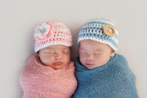 Sisters in sync: Twin sisters give birth just an hour apart