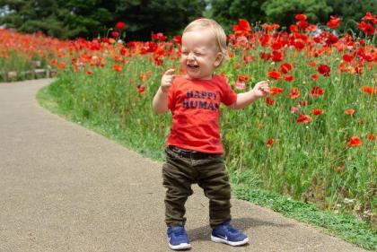 The art of running erands with two toddlers in tow