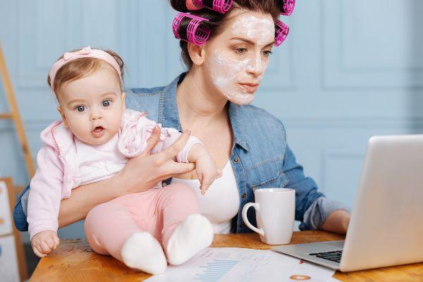 A bath(alone): Writer Kathryn Alton NAILS parenthood in relatable Twitter post 