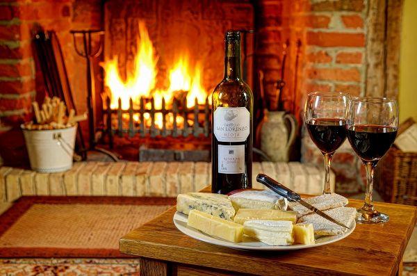 This is the perfect Gift Guide for the wine lover in your life