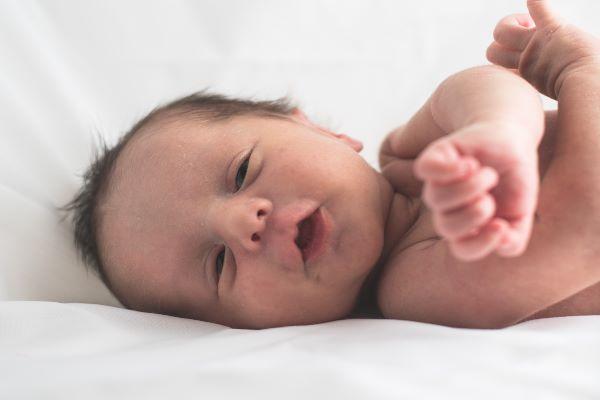 Biggest miracle: Mum gives birth to twins and IVF baby at same time 