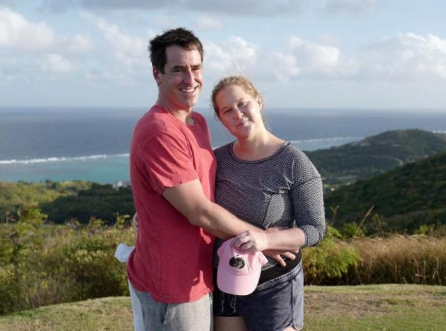 Horrifyingly awesome: Amy Schumer posts snap of graphic baby cake