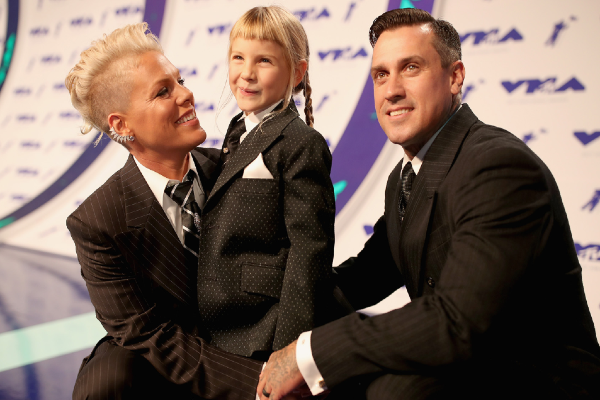 Pinks kids hand-made her a Grammy award when she lost, and its heartwarming