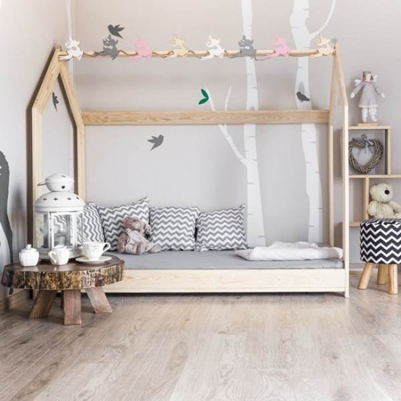 Transforming a nursery into a Montessori toddler's bedroom 