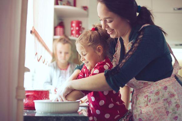 Get these little hands busy! 11 Easter desserts you can make with the children