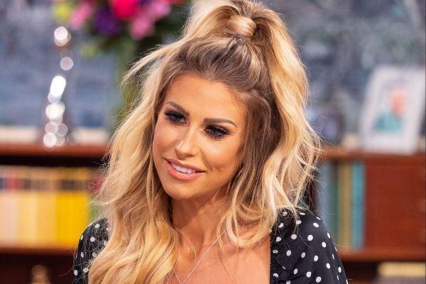 Pregnant Mrs Hinch posts update from hospital after health scare