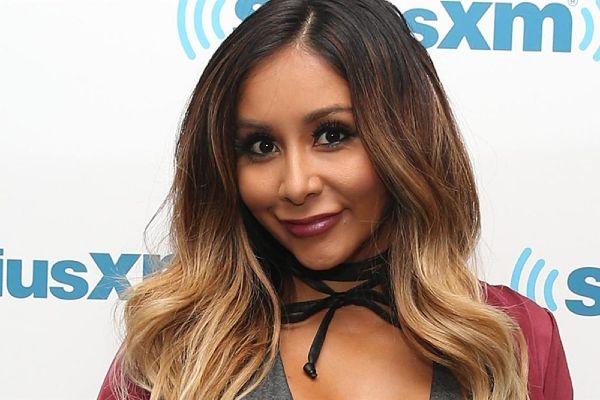 Nicole Snooki Polizzi welcomes a beautiful baby boy