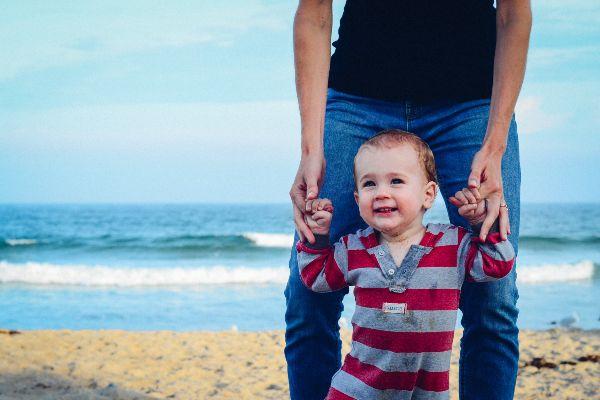 No such thing as a healthy tan: Surgeon urges parents to protect kids in the sun