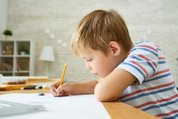 Mums sacrifice work more than dads when homeschooling kids in lockdown