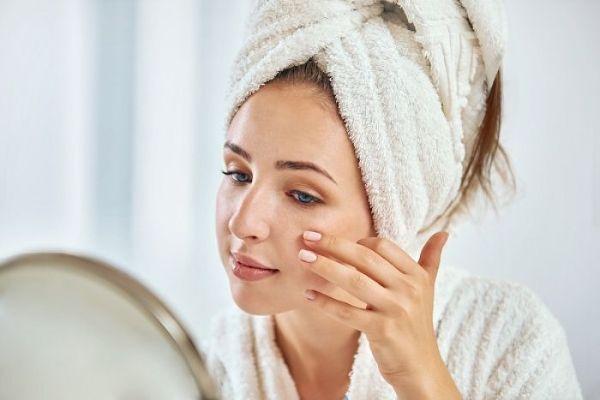 This Orange Blossom skin mist helps to clear breakouts