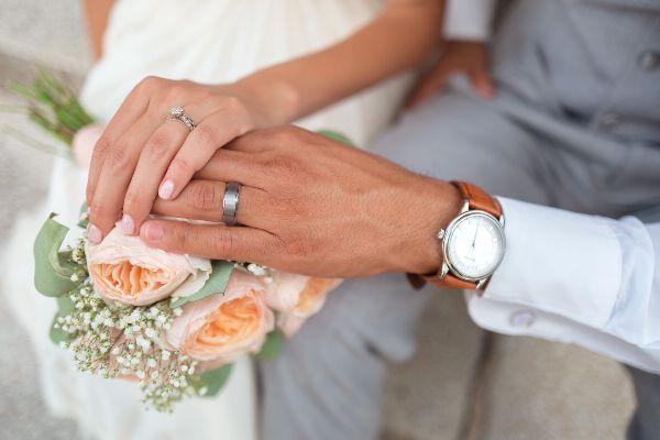 Deliveroo is offering one lucky couple a €1,000 wedding breakfast for virtual wedding