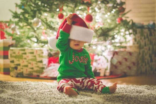Design a Christmas bib for BabyBoo.ie in aid of Jack & Jill