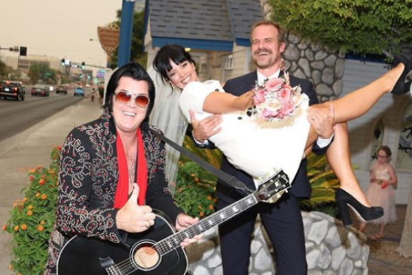 Lily Allen wears gorgeous vintage dress for secret wedding with David Harbour