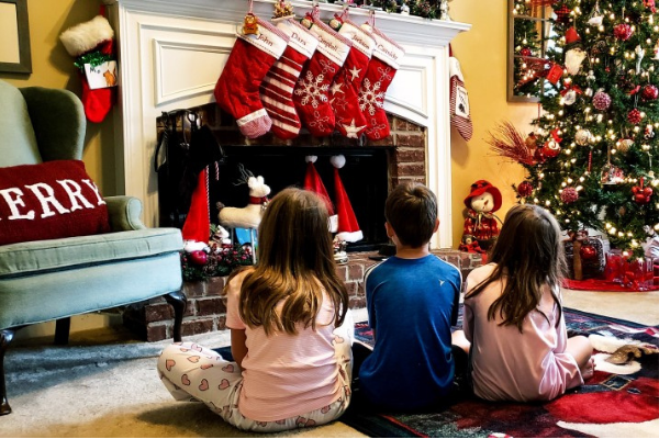 5 festive threats that every mum makes at Christmas time