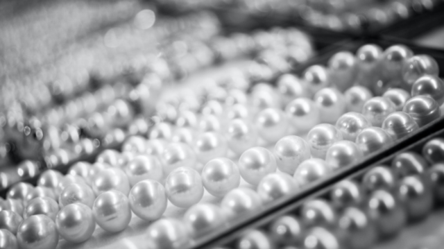 9 reasons why pearl jewelry is the perfect gift for Valentines Day
