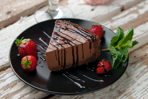 This fool-proof no-bake Nutella Cheesecake recipe is a chocoholic’s dream