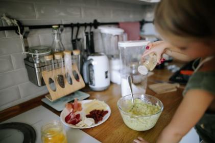 5 reasons why our kids should be cooking