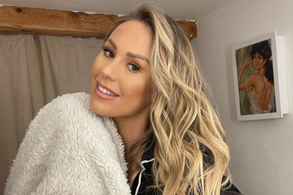 Kate Ferdinand is keeping it real with her post pregnancy body selfie
