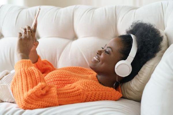 12 entertaining and empowering podcasts every gal should be tuning into
