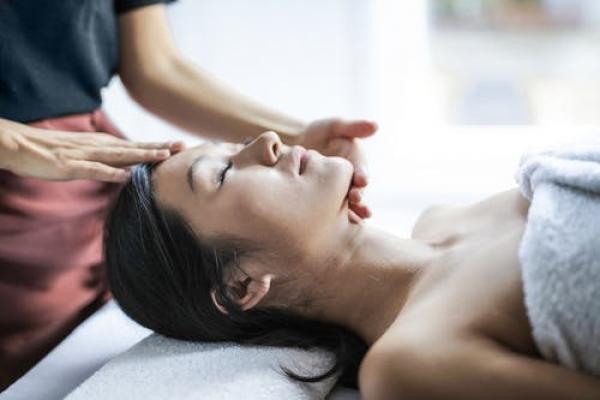 Ultherapy is the new non-surgical treatment that naturally lifts you skin