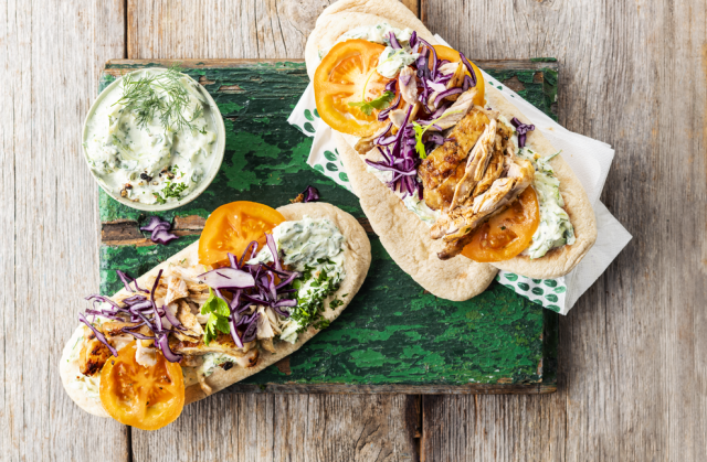 Recipe: tasty chicken gyros with tzatziki & red cabbage