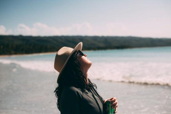 Dr. Laura Lenihans sun care hacks for sensitive skin