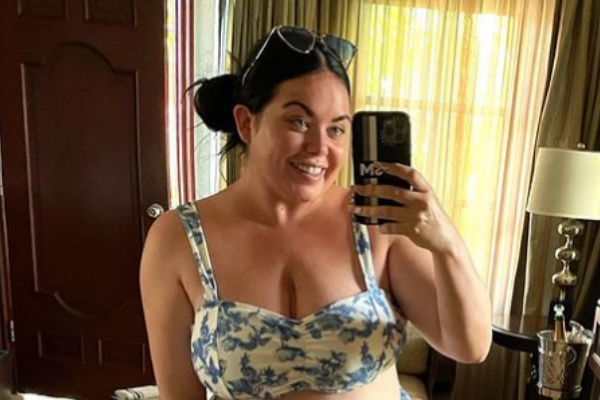 Scarlett Moffatt praised for sharing body confidence woes alongside new bikini snap
