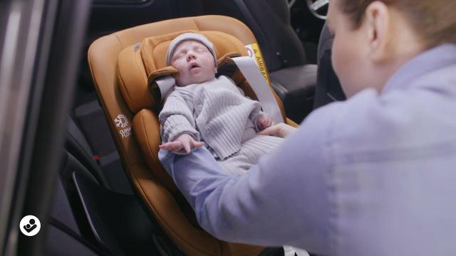 A psychologist shares her best tips for a stress-free and safe travelling with kids this summer