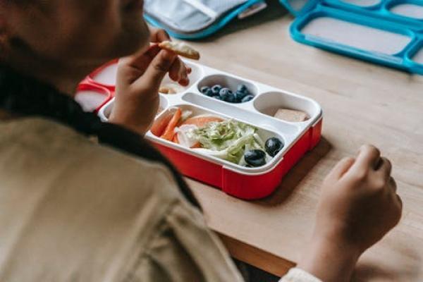 Get back-to-school ready with tips from Aldi and Trisha Lewis this September!