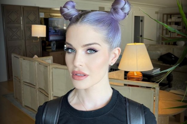 Kelly Osbourne posts adorable snap of baby Sidney meeting Easter bunny