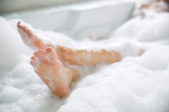 17 things you will only know if youre truly obsessed with baths