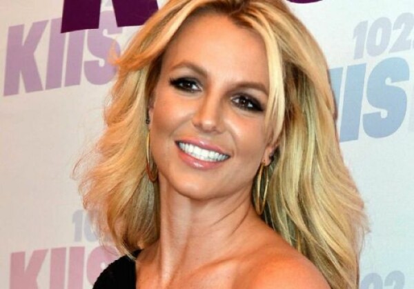 Britney Spears shares real and relatable post about her breastfeeding woes