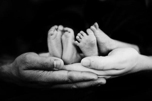 The Babogue Sleep Series expert is giving twins and multiples parents the gift of sleep