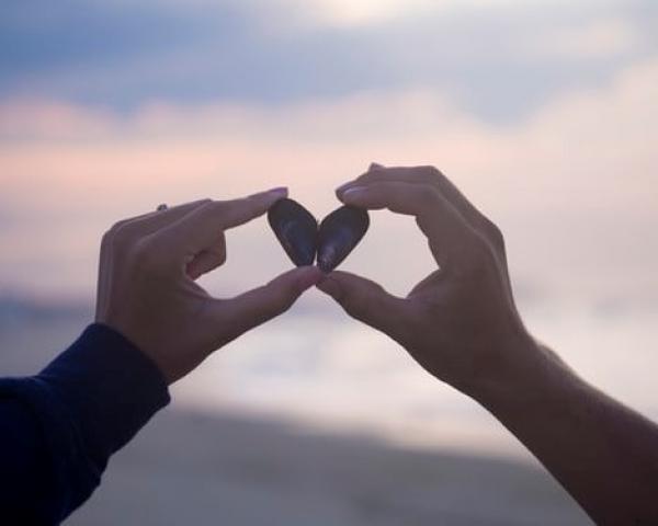 Heartbreak experts: Getting through V Day when youre heartbroken according to a psychologist