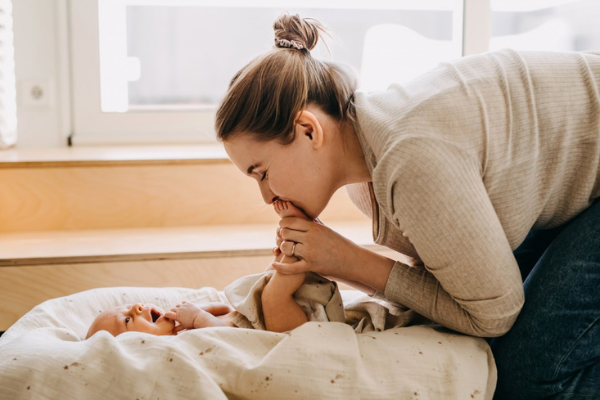 Parents be warned of potential safety risks of baby nests & baby sleep bags