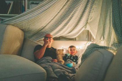 14 short Christmas movies that will help you reduce their screen time
