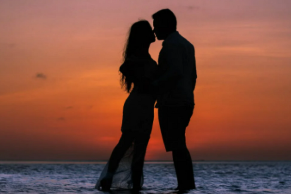 Pucker up: 5 romantic films to watch for International Kissing Day